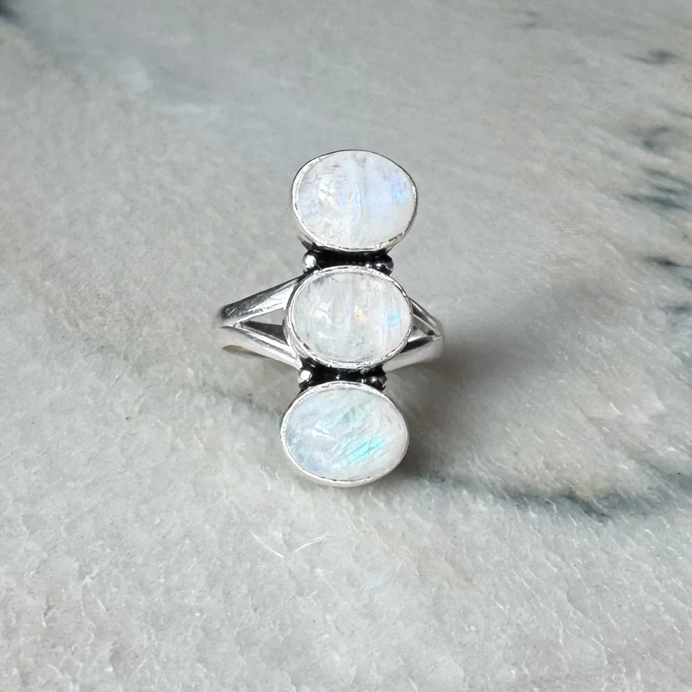 NWOT Sundance Foggy Rainbow Ring, Rainbow Moonstone, Sterling Silver